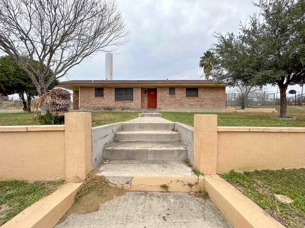 2088 Sunset Dr, Zapata, TX 78076