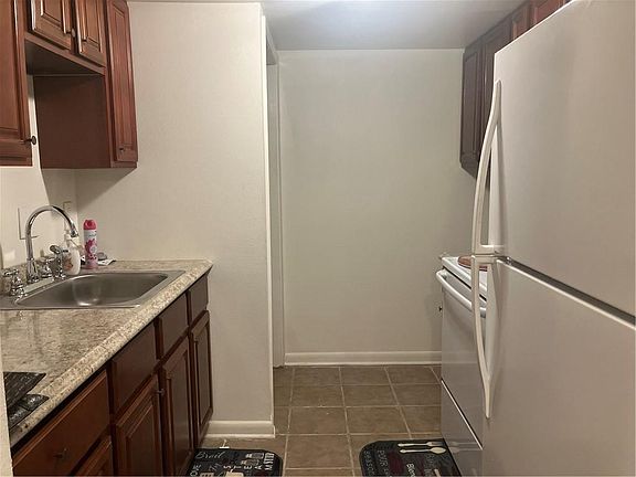 4th image of 2021 Pace Blvd