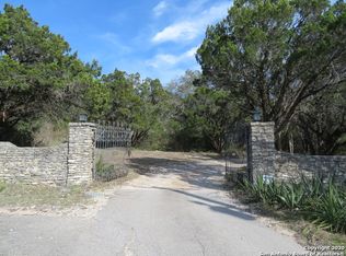 10041 Floore Dr, Helotes, TX 78023