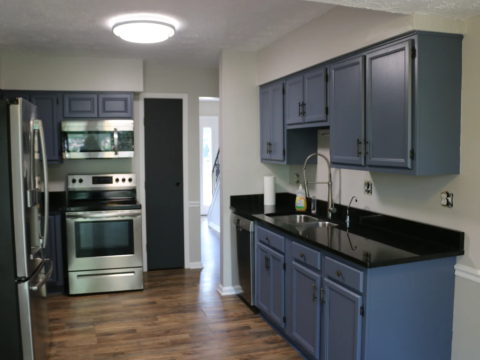 4 bed, 3.5 bath, 2500 sqft, $2,850 — Photo 4