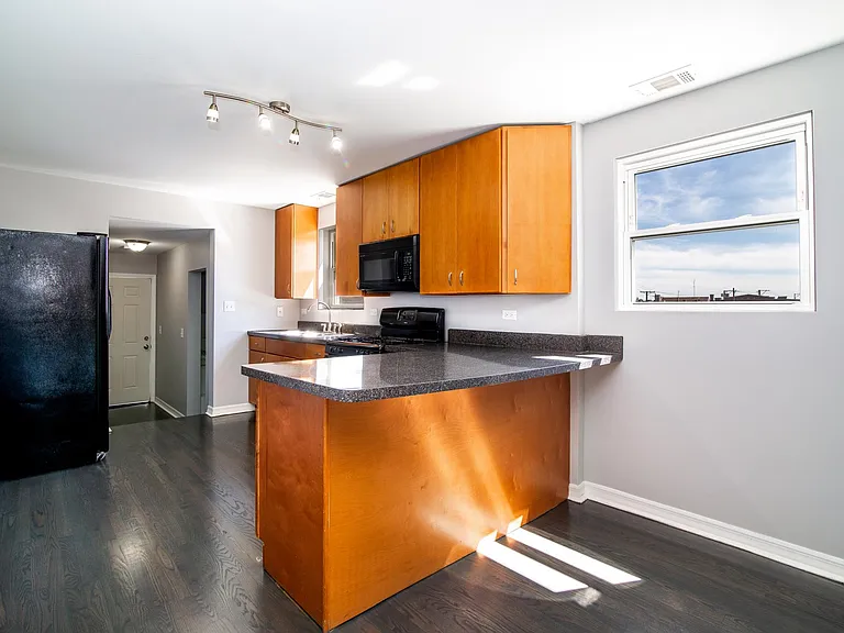 805 N 20th Ave #2 — Photo 8