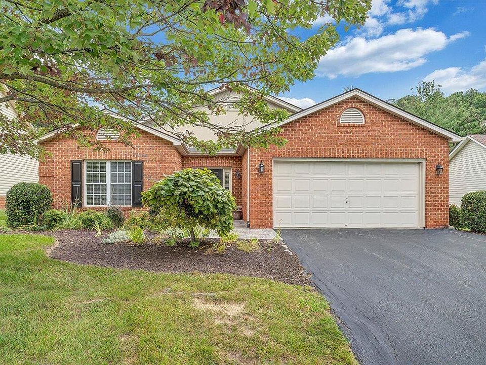 1st image of 3908 Parkway Place Dr