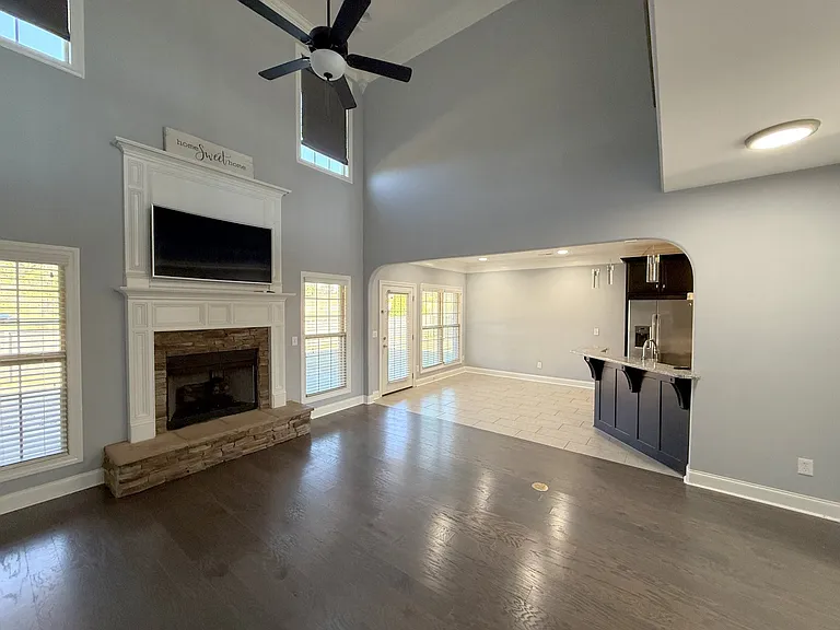 218 Woodgrove Dr NW — Photo 13