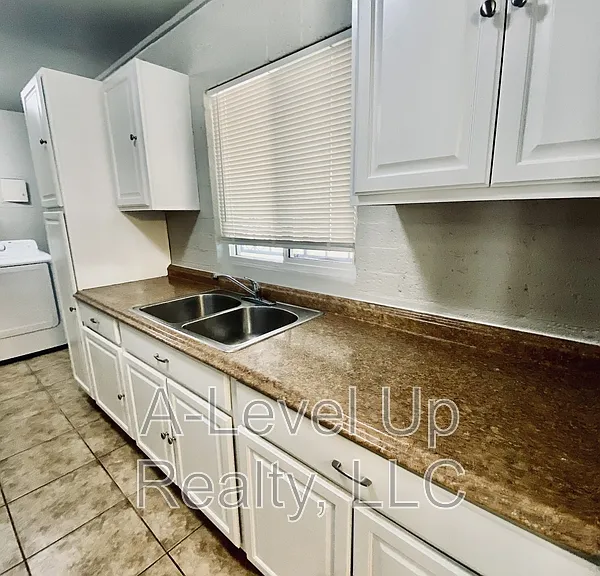 2302 E Monterey Vis — Photo 4