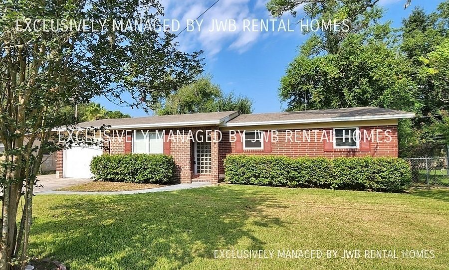 1st image of 4456 Jade Dr W