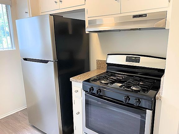 5th image of 5030 Maplewood Ave APT 205