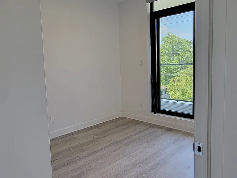 444 Bronson Ave #LL01 — Photo 15