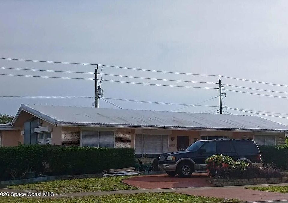 2nd image of 4631 W Park Rd
