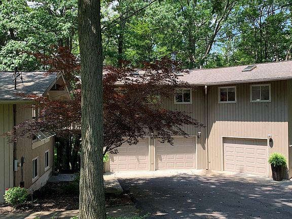3rd image of 3163 Hickory Ln