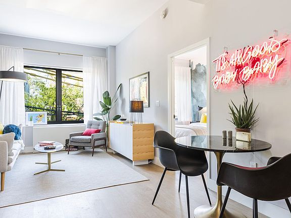 3rd image of 176 Woodward Ave APT 102