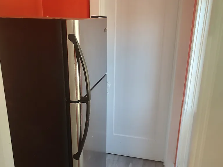 427 E 20th St — Photo 6