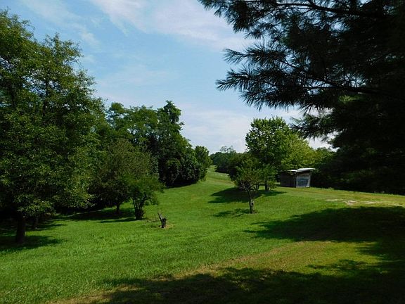 5th image of 4 Henry Ln