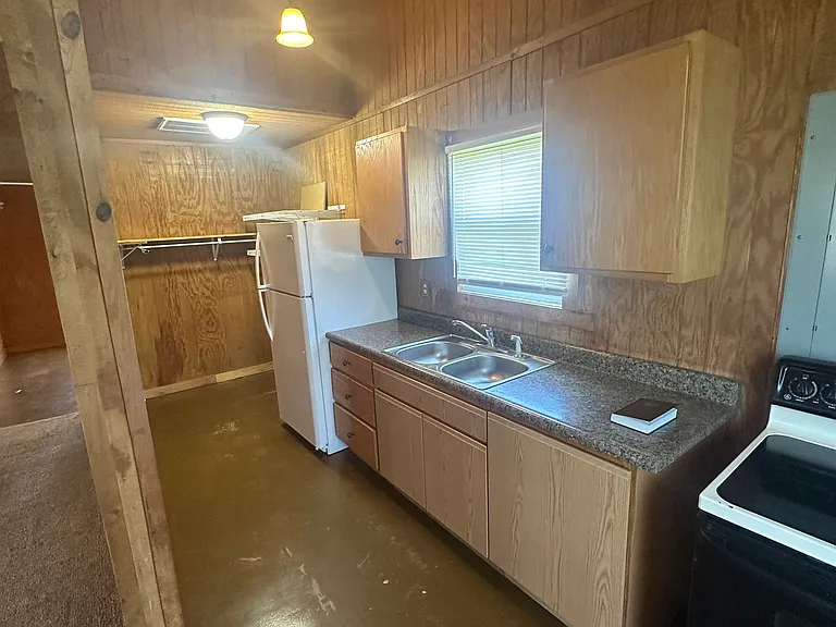 939 Ford Rd — Photo 6