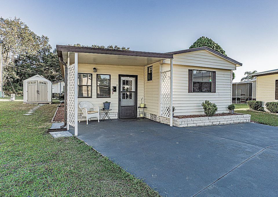 1st image of 38 Oakwood Dr