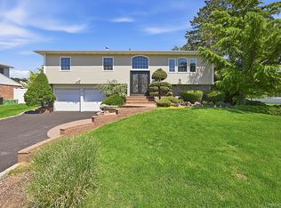 8 Herkimer Ave, Jericho, NY 11753