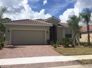 2541 Laurentina Ln, Cape Coral, FL 33909