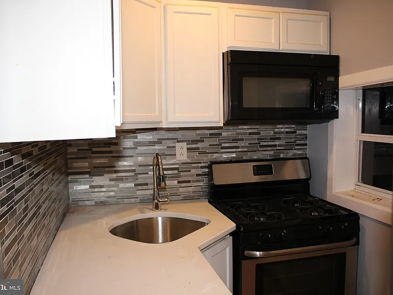 5654 Appletree St — Photo 15