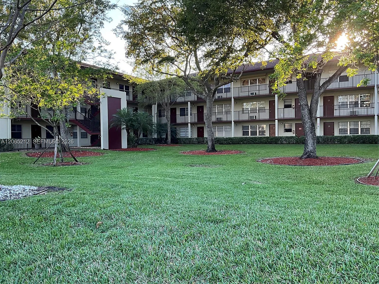 New Hampton At Century Vi — Photo 1