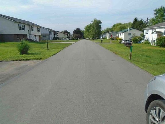 Exterior Neighborhood (street photo)