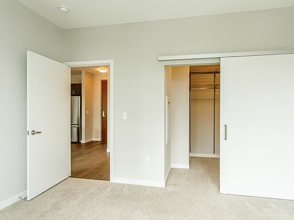 4th image of 999 17th St #1811