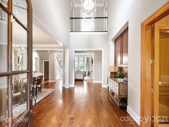 4th image of 601 Beauhaven Ln