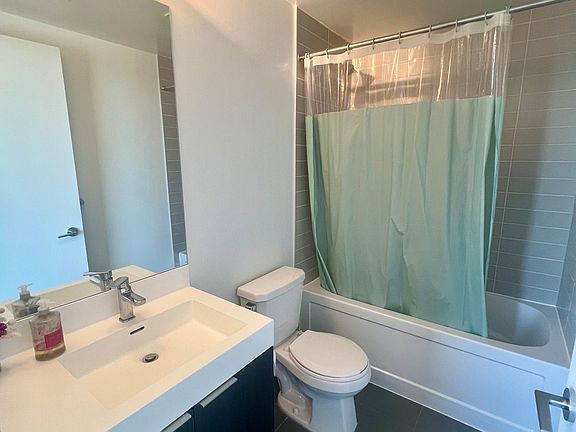 5th image of 3100 Keele St #1023