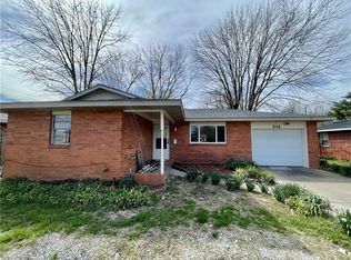 814 Gwenn St, Springdale, AR 72762