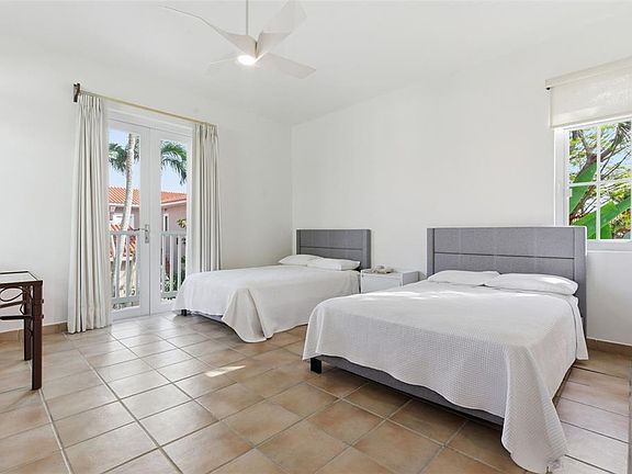 5th image of Las Casitas I 1000 AVENUE EL CONQUISTADOR #5214-15-16
