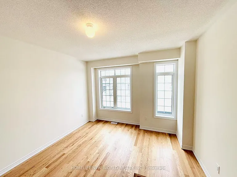 925 Crowsnest Holw — Photo 15