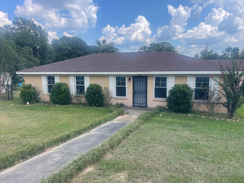 1st image of 304 Weathersby Rd