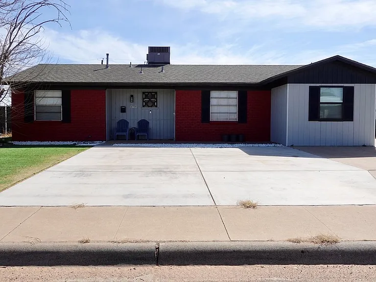 4719 Bowie Dr — Photo 2