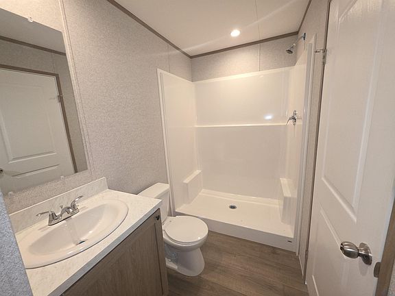 5th image of 833 E Duke St Lot 23