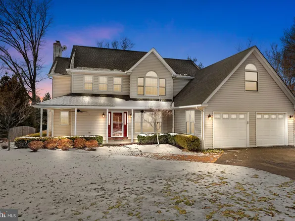 42 Creekview Dr, Perkasie, PA 18944