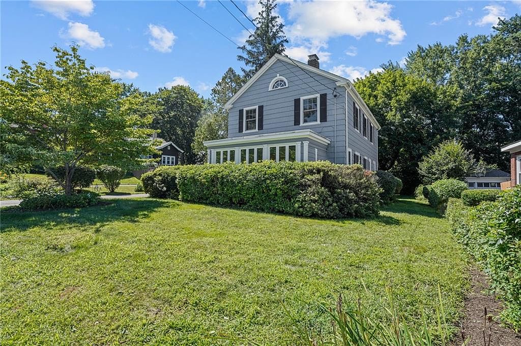 214 Oakley Rd, Woonsocket, RI 02895 Zillow