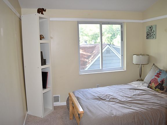 upper level 2nd bedroom