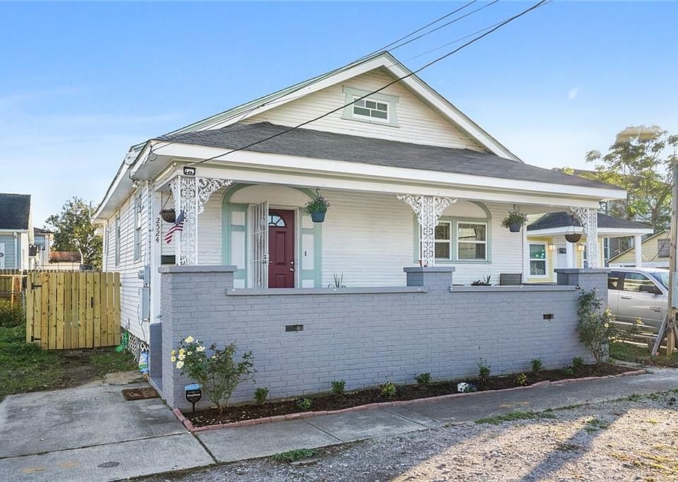 1st image of 2524 Law St