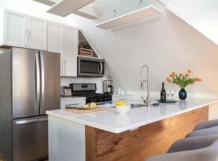 98 Mill St #3A, Newport, RI 02840