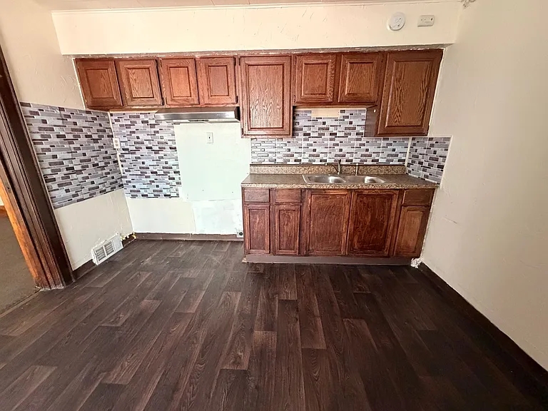 3601 W Highland Blvd — Photo 13