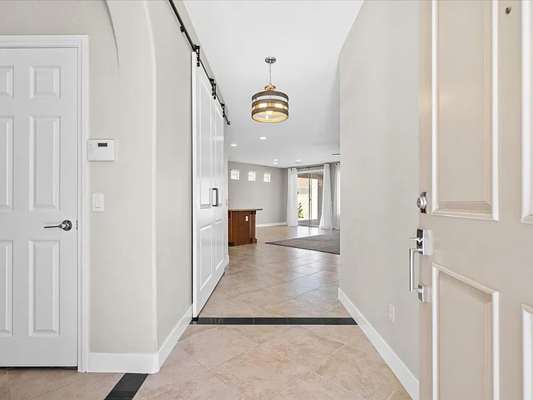 988 Buffalo River Ave — Photo 5