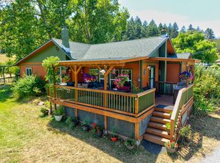 220 Faver Dr, Riddle, OR 97469