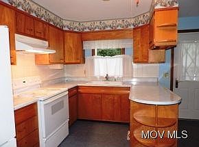4th image of 115 Miller Ave