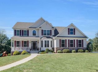2 Patti Ln, Hanover, PA 17331