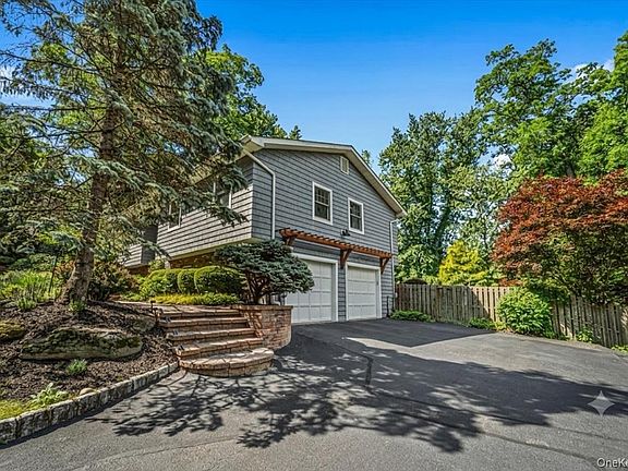 5th image of 94 Hess Road
