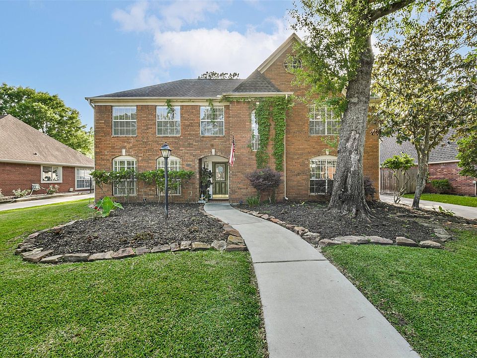 1st image of 3319 Woodland View Dr