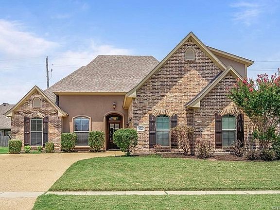 2nd image of 560 Chinquipin Dr