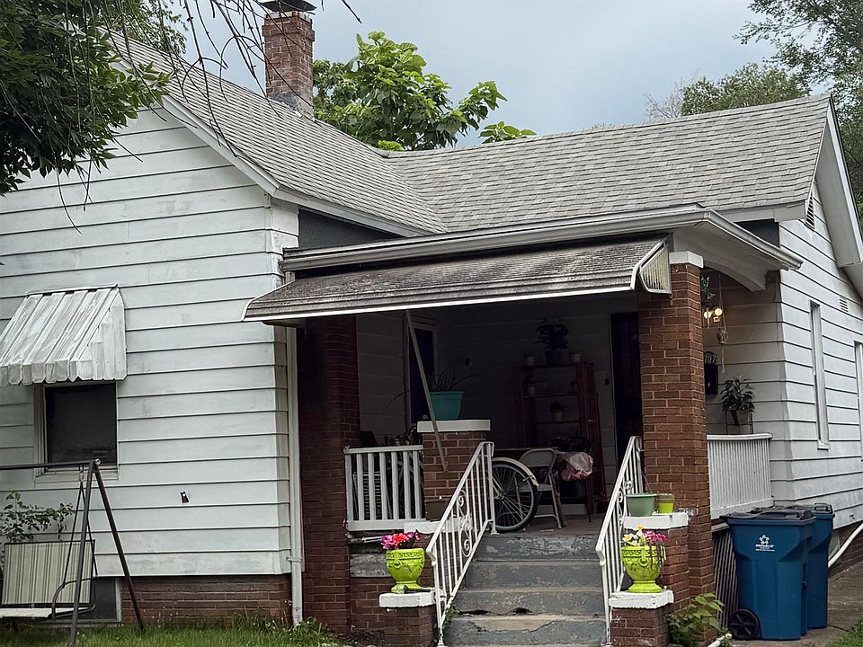 1st image of 1707 E Moffat Ave
