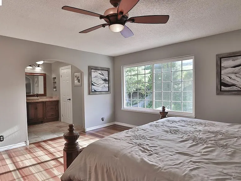 12923 Hawkins Dr — Photo 3