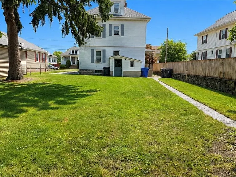 231 Orchard St — Photo 2
