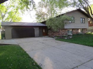 5621 26th Ave NW, Rochester, MN 55901