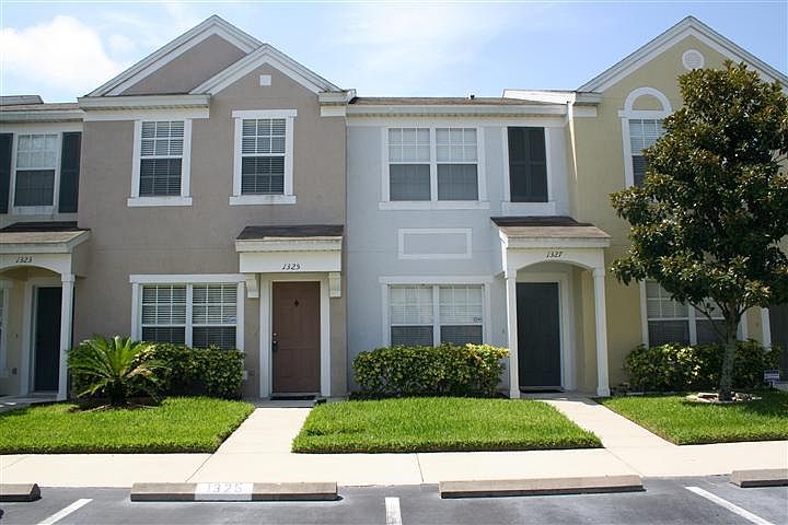 1st image of 1325 Hampton Park Ln